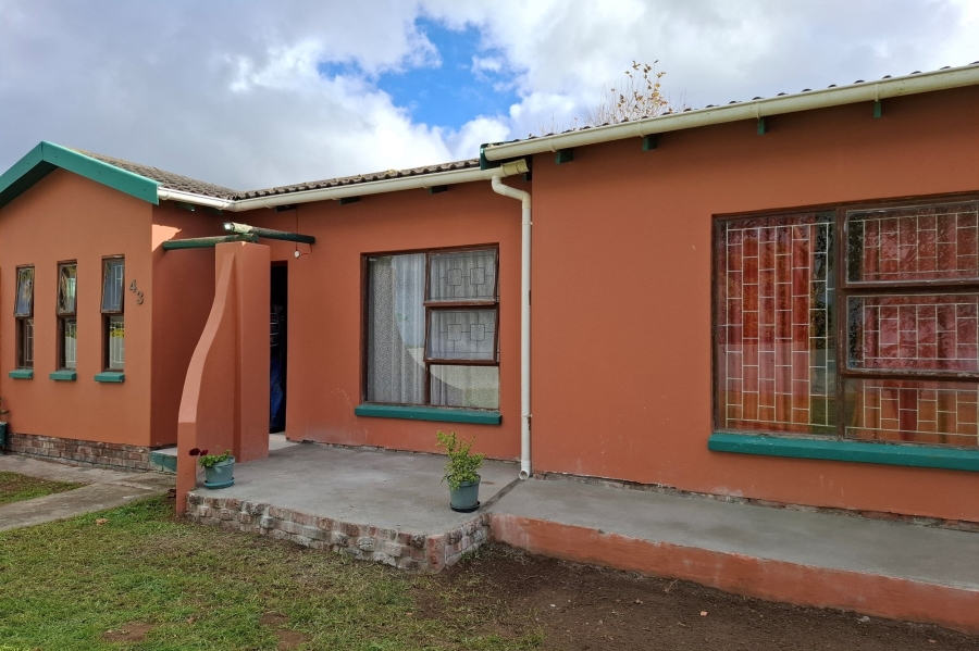 3 Bedroom Property for Sale in Overbaakens Eastern Cape